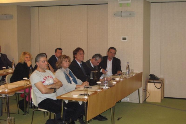 img-157049039551-A5D3-676F-FF4E-954C321FE48D.jpg